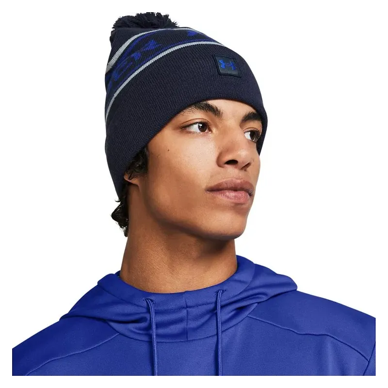 Under Armour - Bonnet Pompom Bleu Porté - Golf Plus