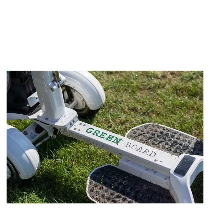 Grenn Board - trottinette porte-sac vue des pieds- Golf Plus Grenn Board - trottinette porte-sac vue des pieds- Golf Plus
